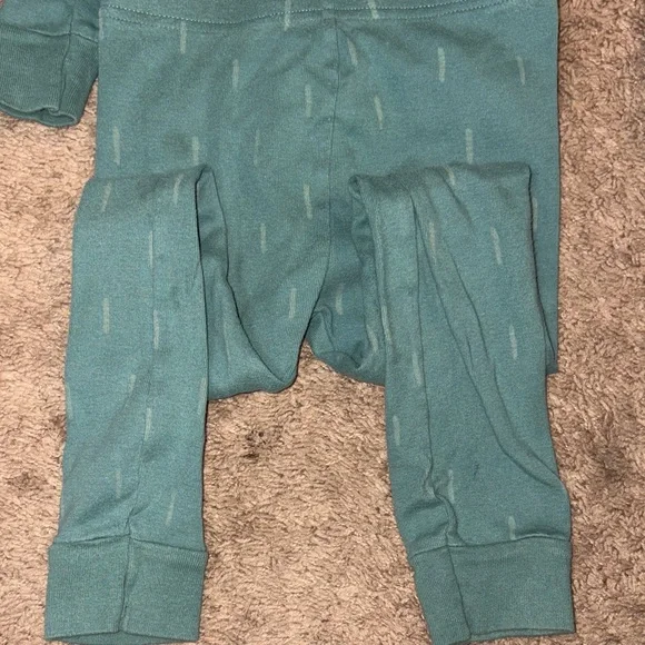 3 for $20! Offers open! Kids 5t pajama set Old Navy Teal Monster Pajama Set 5t - Picture 5 of 6